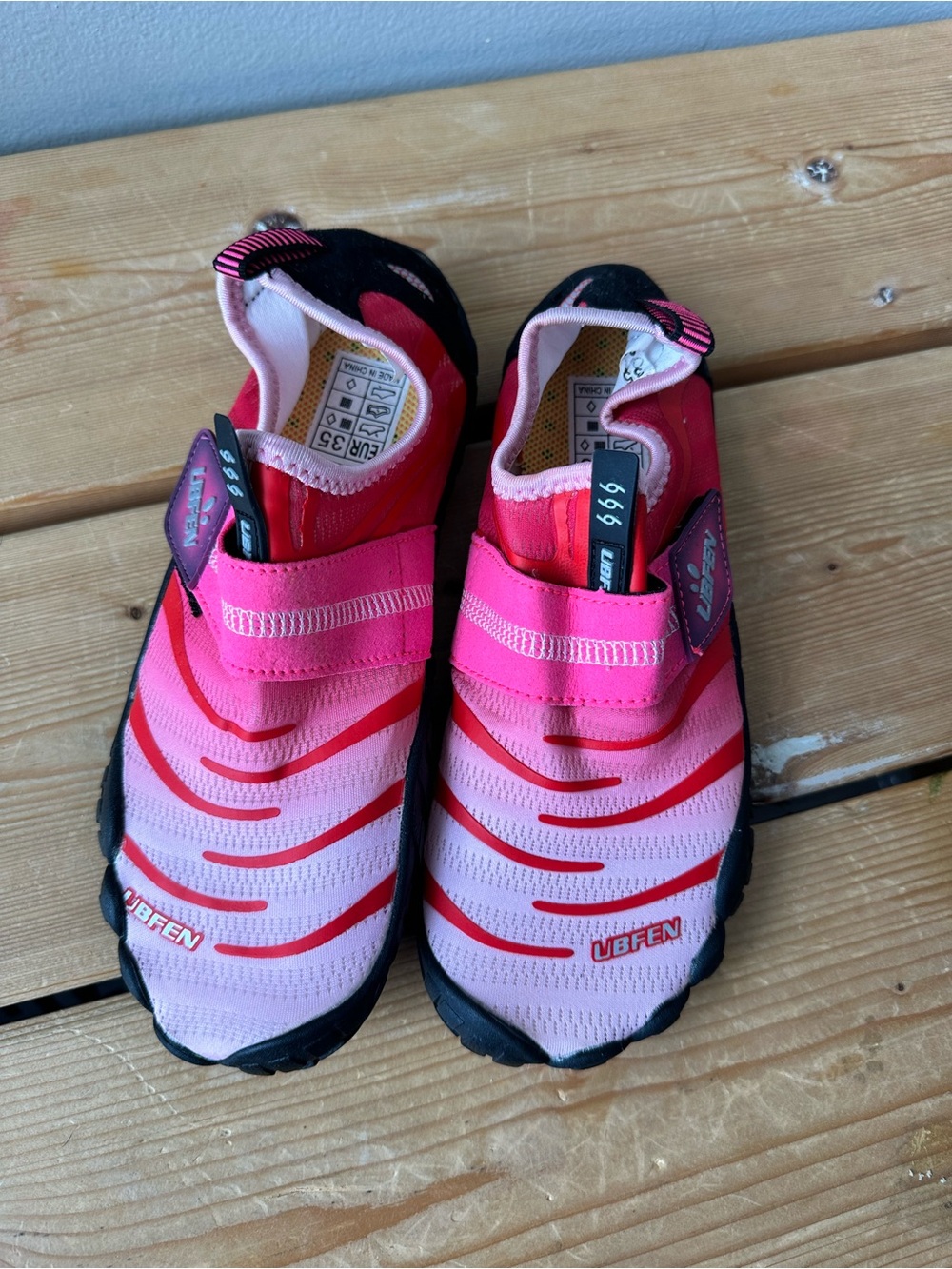 Kids water shoes size 35/3